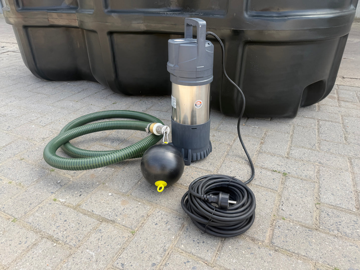 Automatische dompelpomp met aanzuigleiding