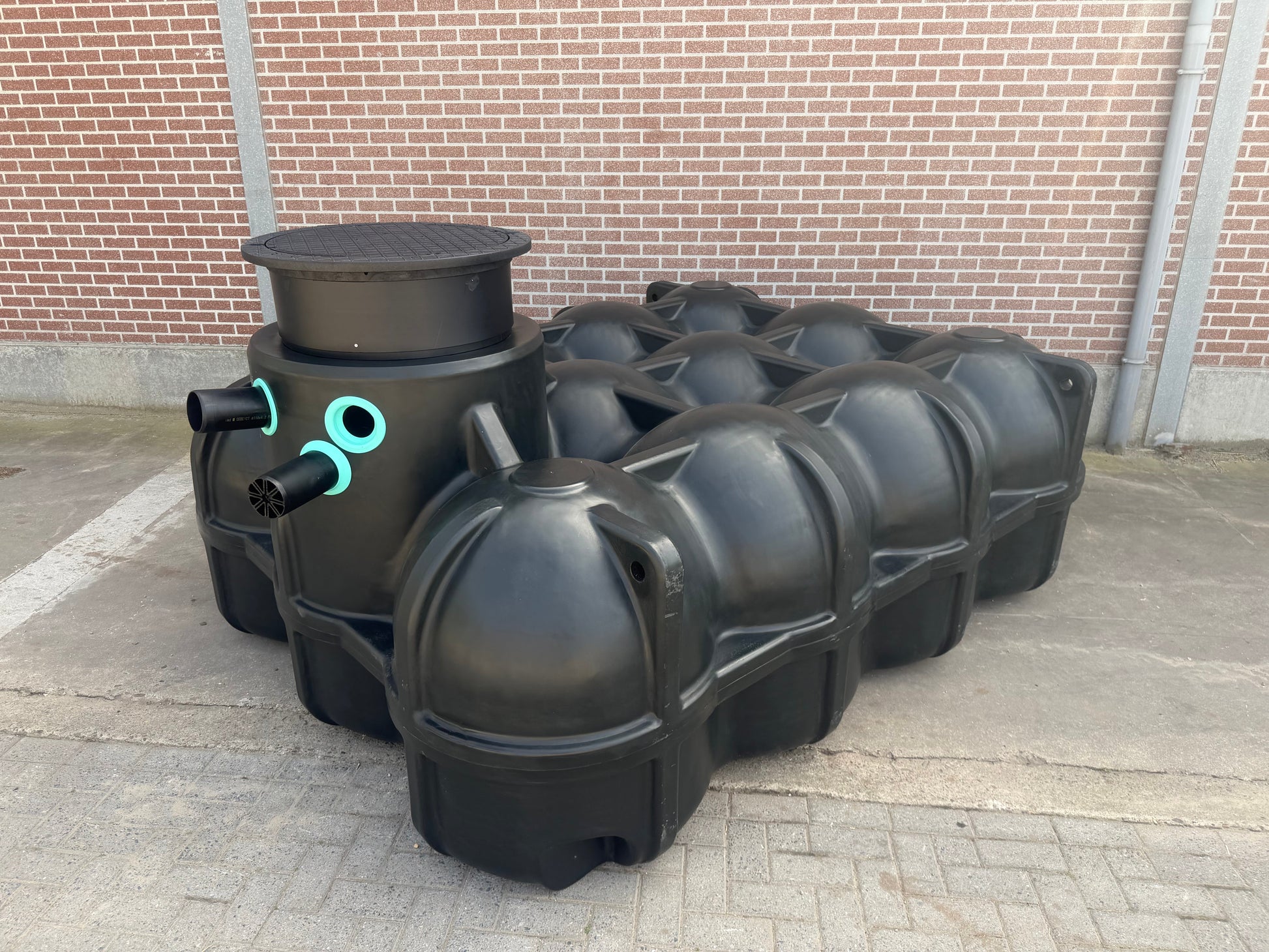 Regenwaterput 5000L Hudson tijdens plaatsing